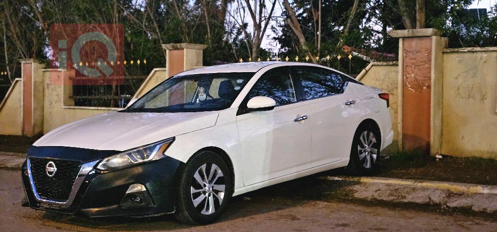 نيسان ألتيما